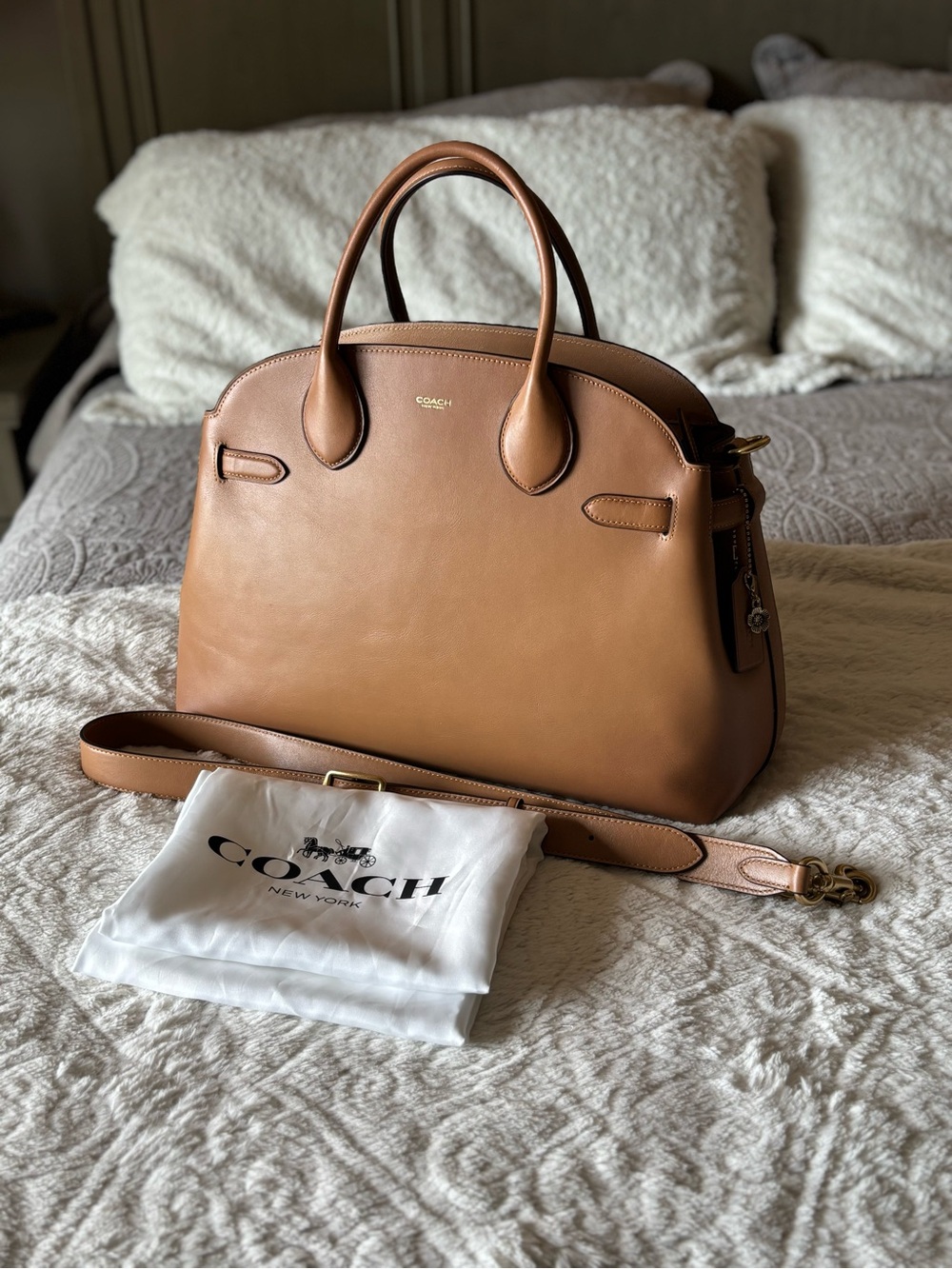 Coach Empire 40 in Honey/Gold